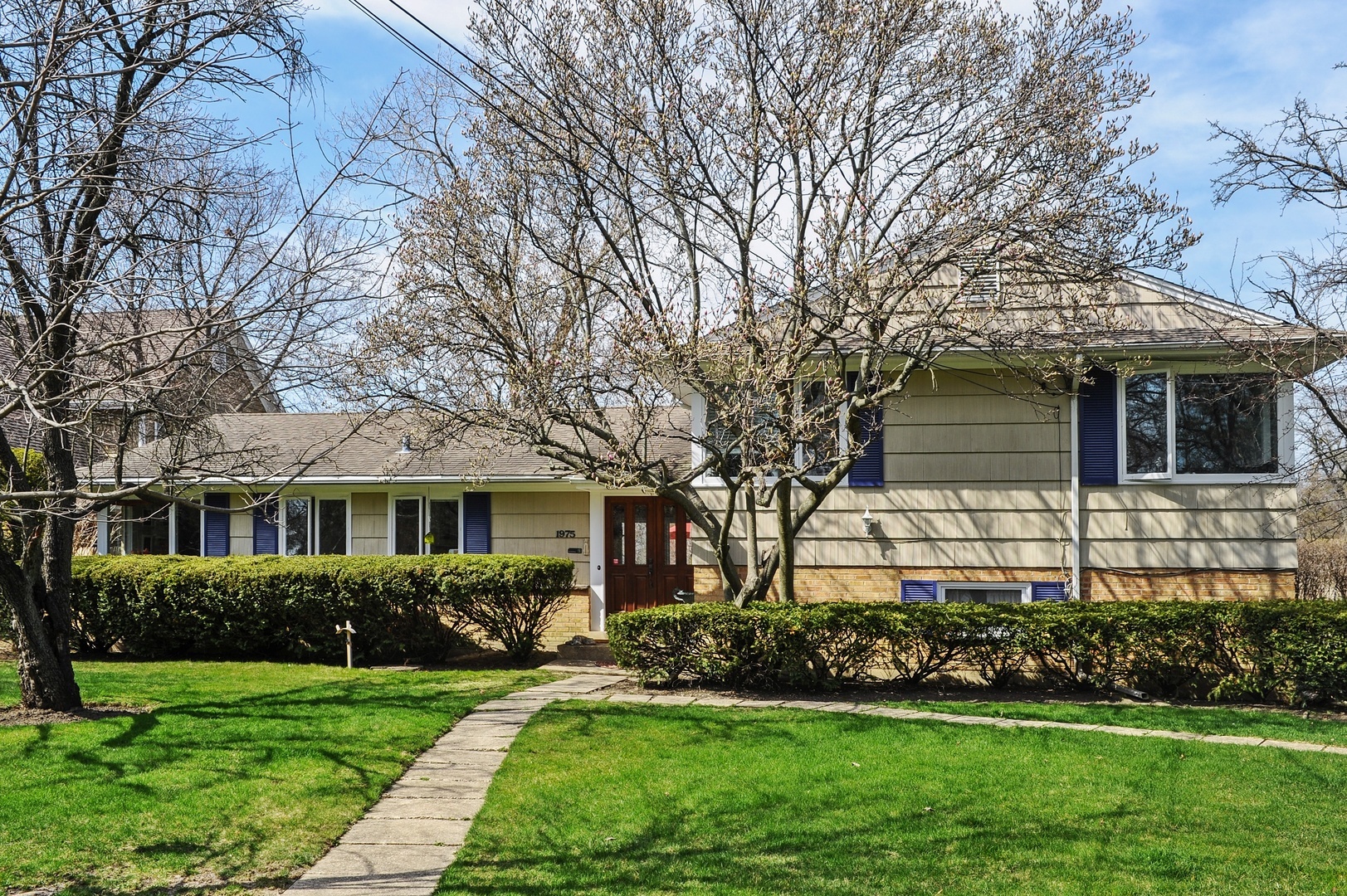 Property Photo:  1975 Old Briar Road  IL 60035 