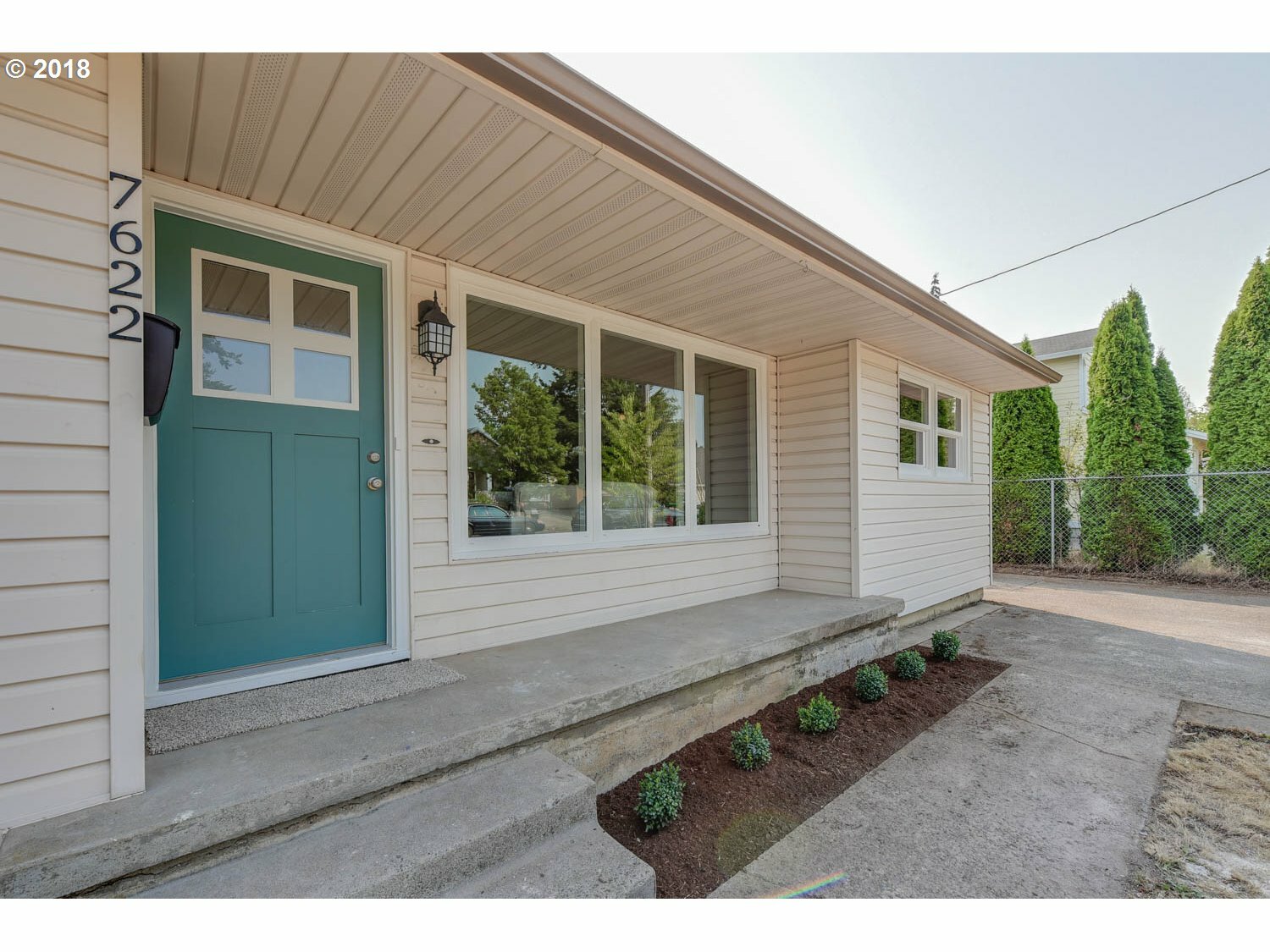 Property Photo:  7622 SE 70th Ave  OR 97206 