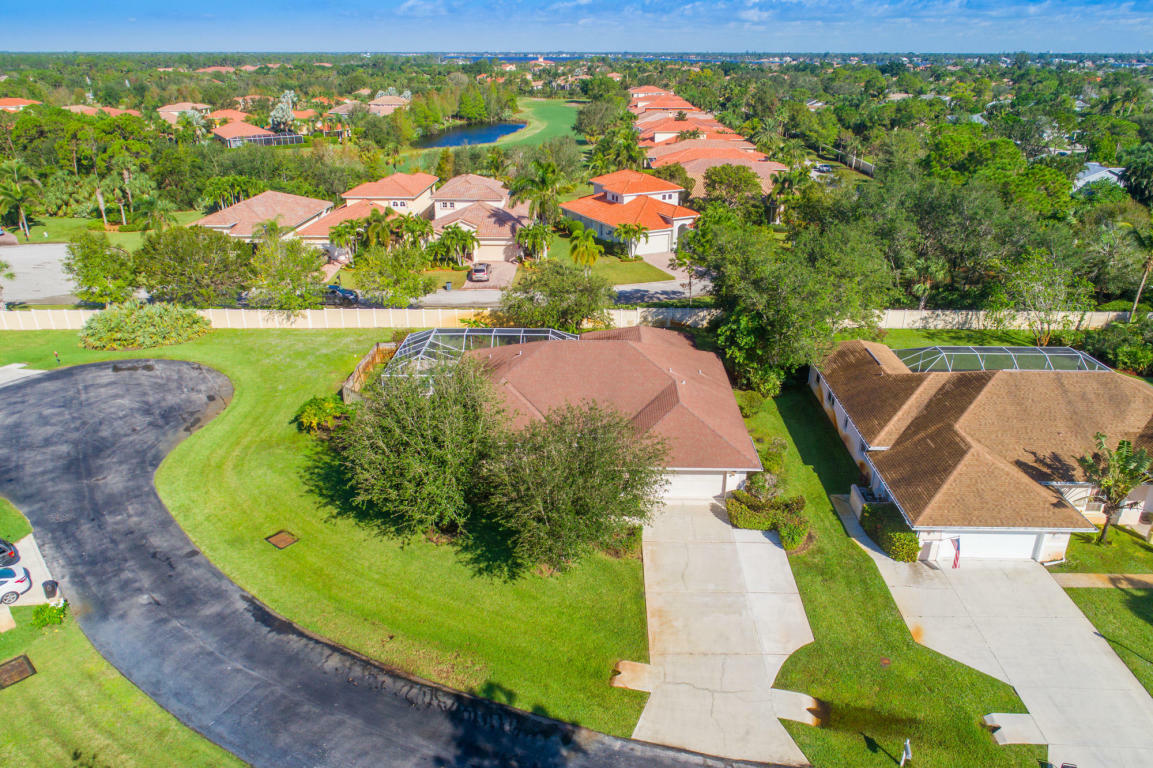 Property Photo:  2269 SW Hunters Club Way  FL 34990 