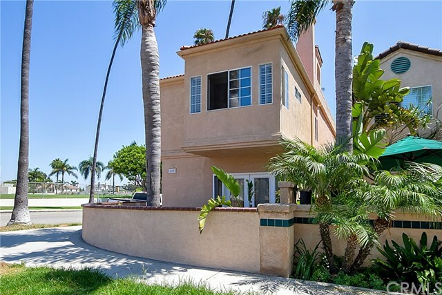 Property Photo:  628 15th Street  CA 92648 