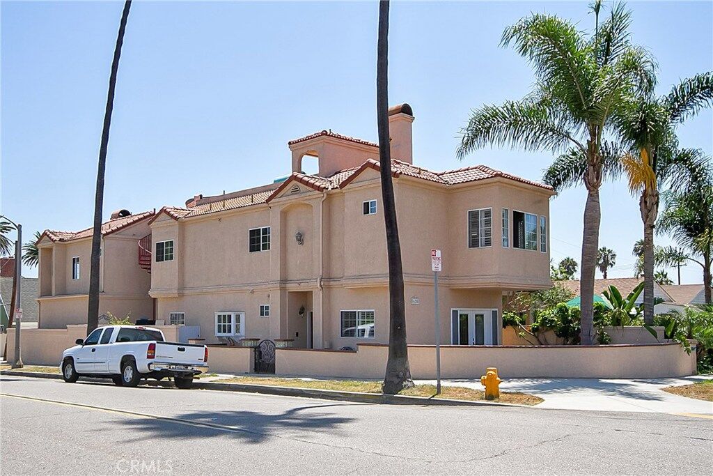 Property Photo: 628 15th Street CA 92648