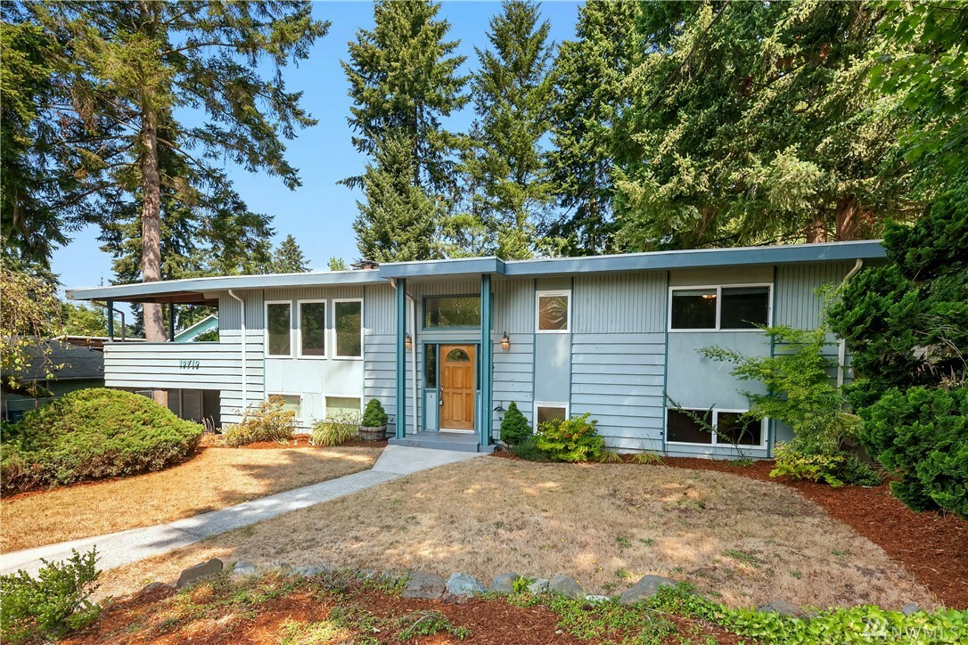 Property Photo:  10710 Sunrise Dr  WA 98011 