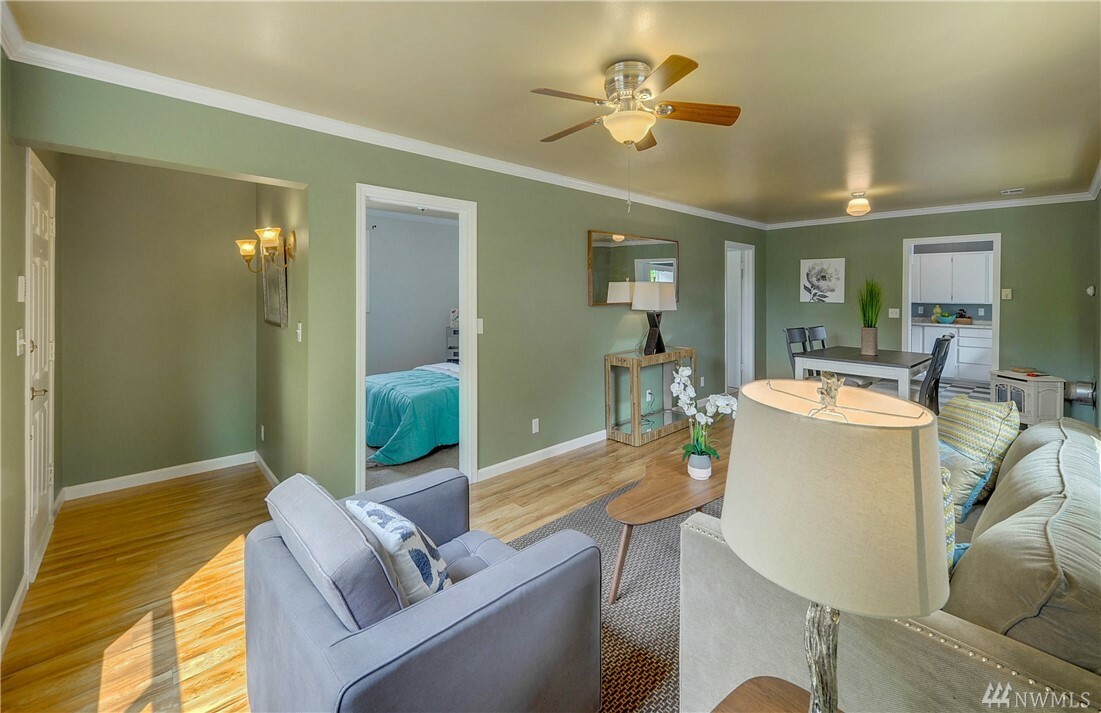 Property Photo: 1717 Colby Ave WA 98201