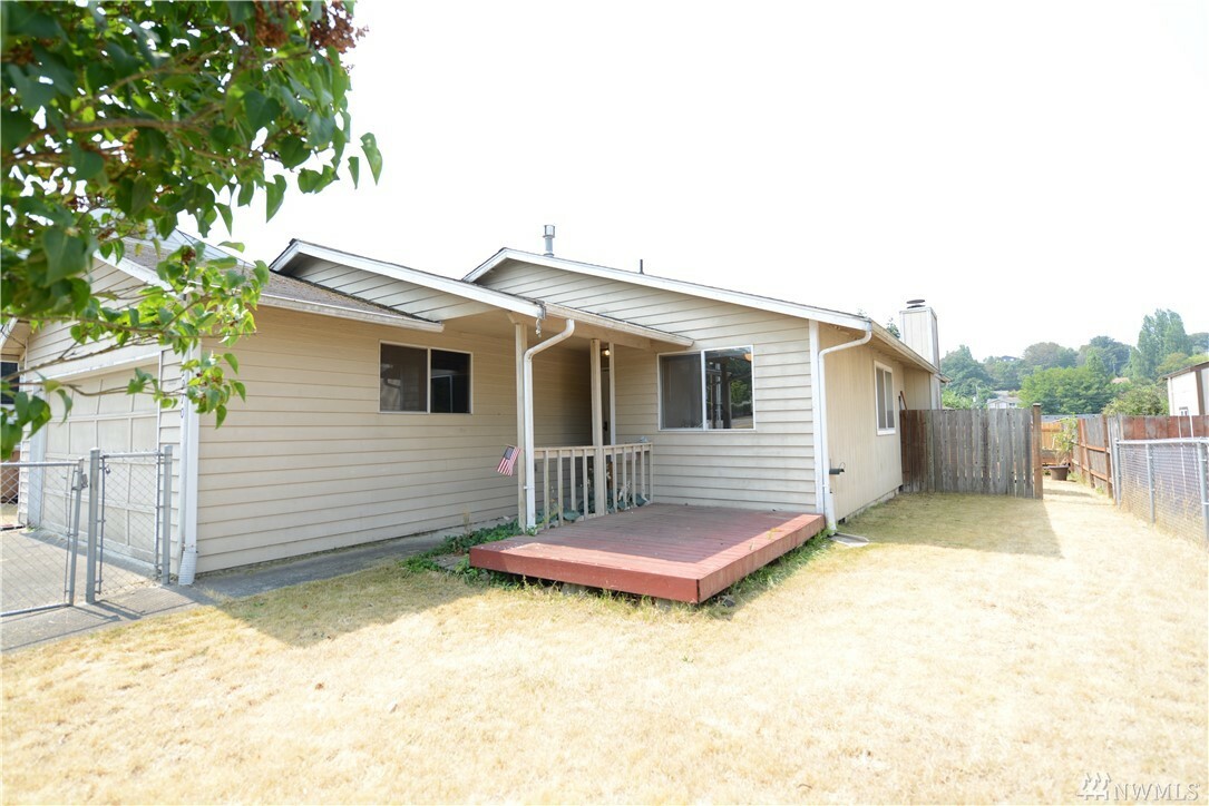 Property Photo:  2970 39th Ave NE  WA 98422 