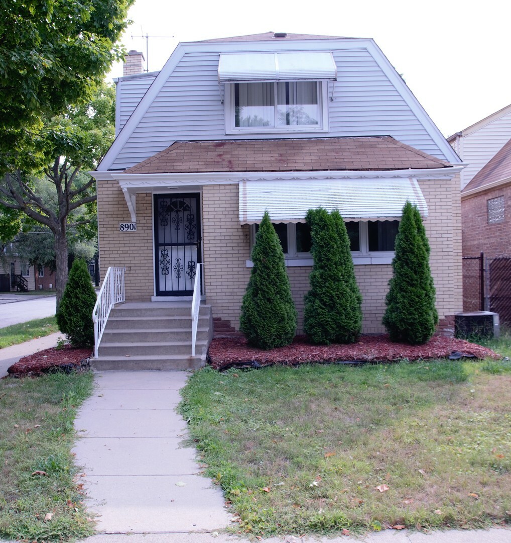 Property Photo:  8901 Cregier Avenue  IL 60617 