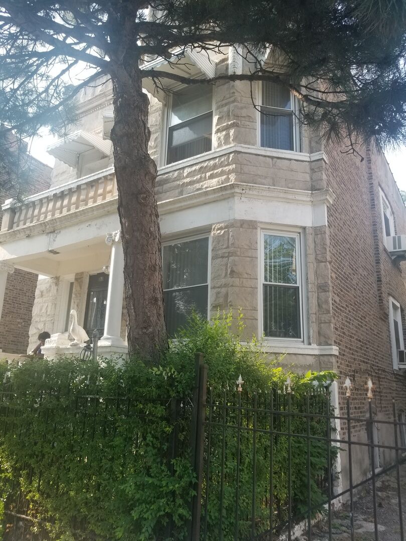Property Photo:  3332 West Lexington Street  IL 60624 