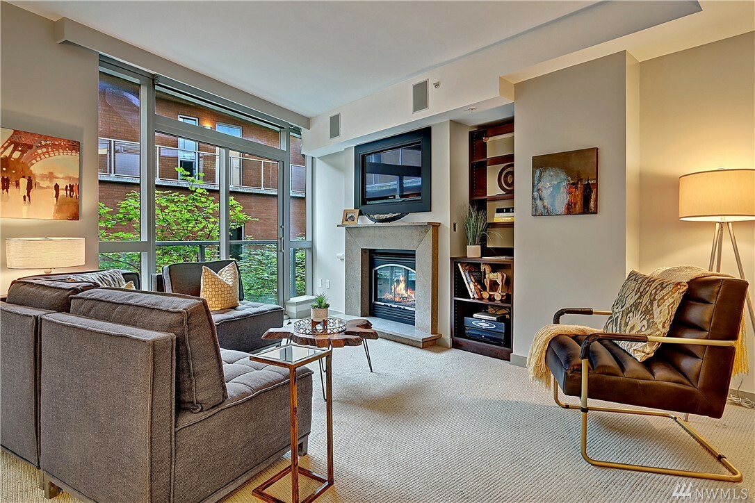 Property Photo: 10610 NE 9th Place 4210 WA 98004