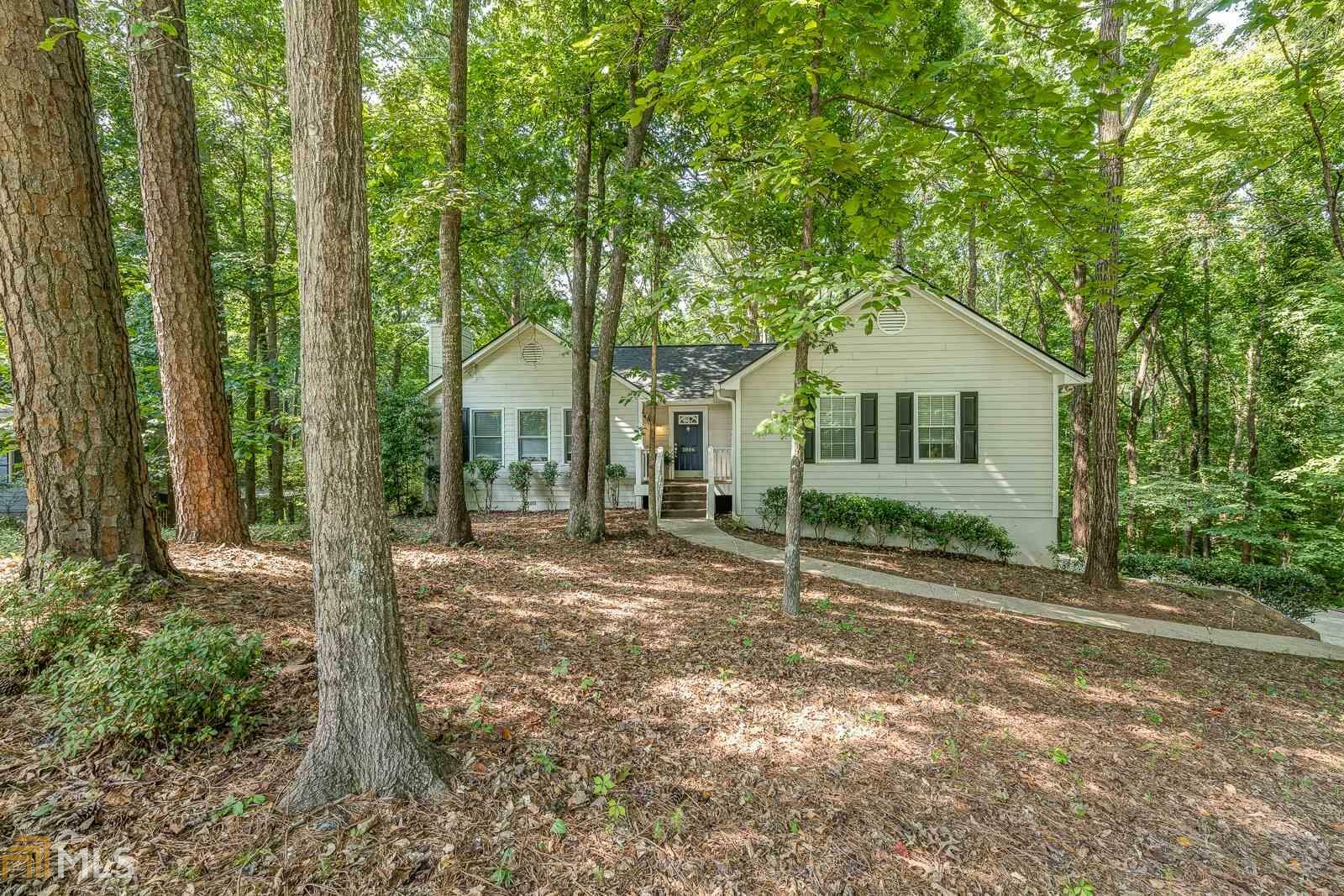 Property Photo:  2006 Estate Ct  GA 30188 