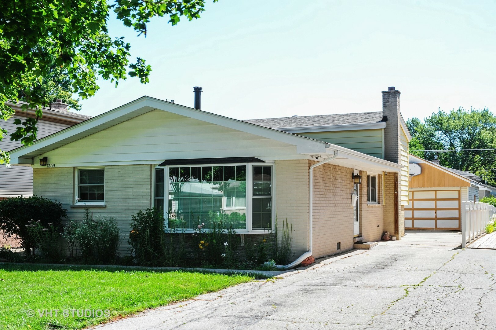 Property Photo:  1339 Dunton Avenue  IL 60005 