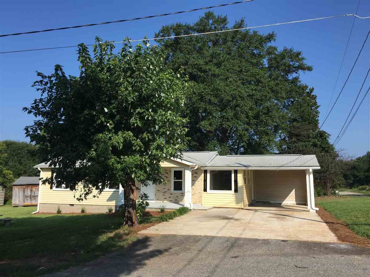 Property Photo:  110 Pearson Street  SC 29349-9206 