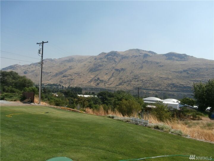Property Photo:  623 4th St  WA 98817 