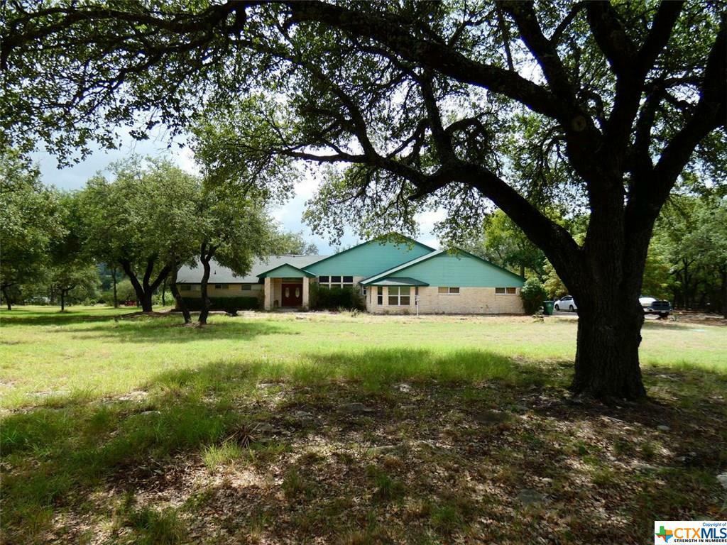 Property Photo: 425 Deer Run TX 76549