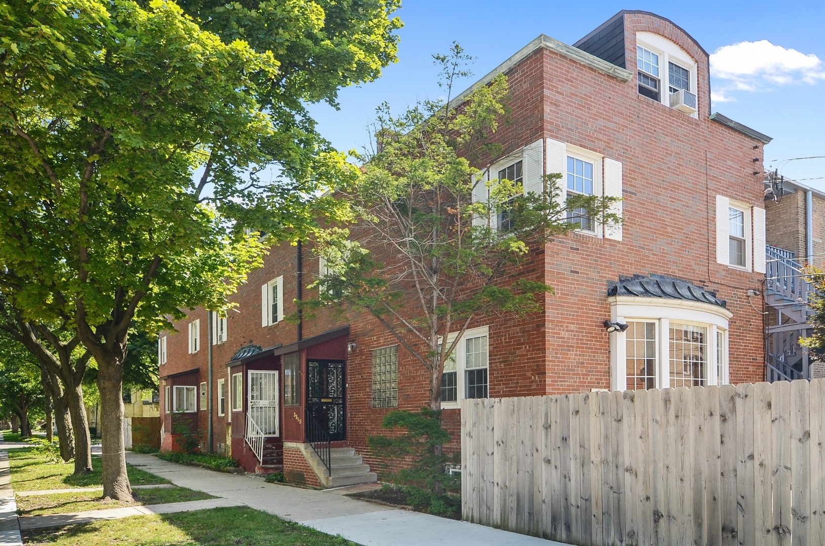 Property Photo:  3305 West Hollywood  IL 60659 