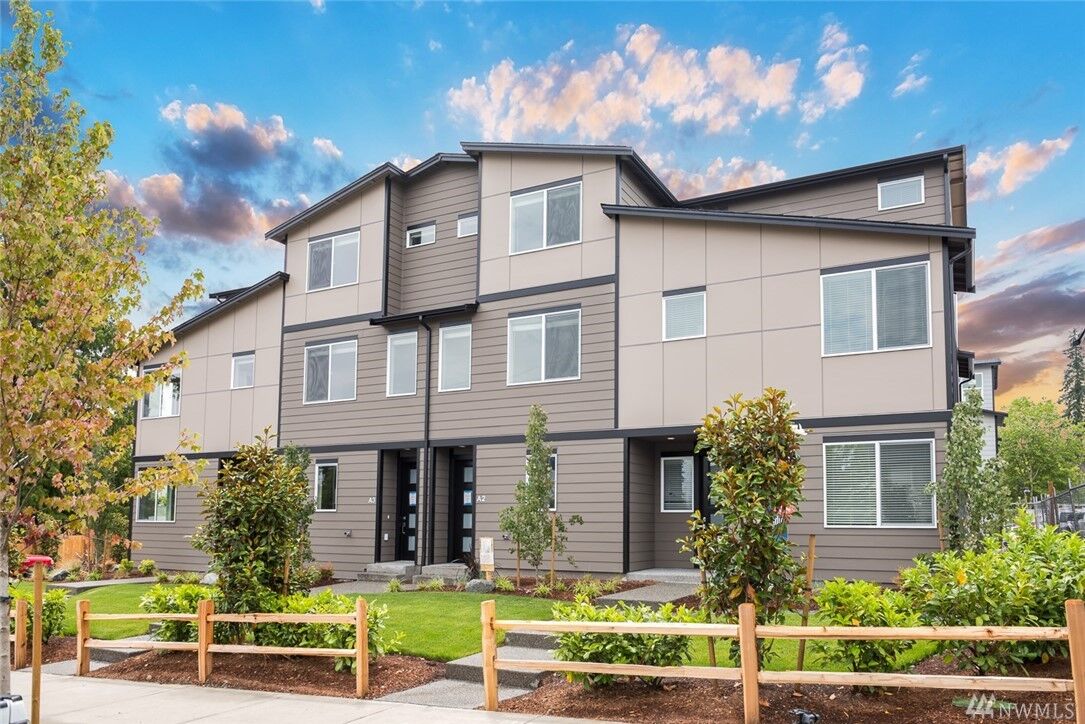 Property Photo:  3230 148th Street SW B-6  WA 98087 