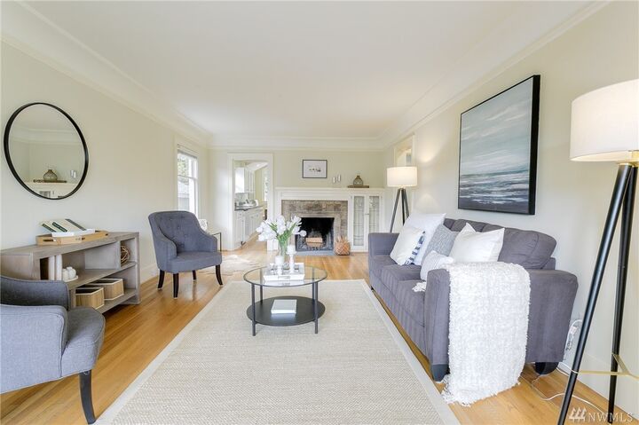 Property Photo:  3721 Sunnyside Ave N  WA 98103 