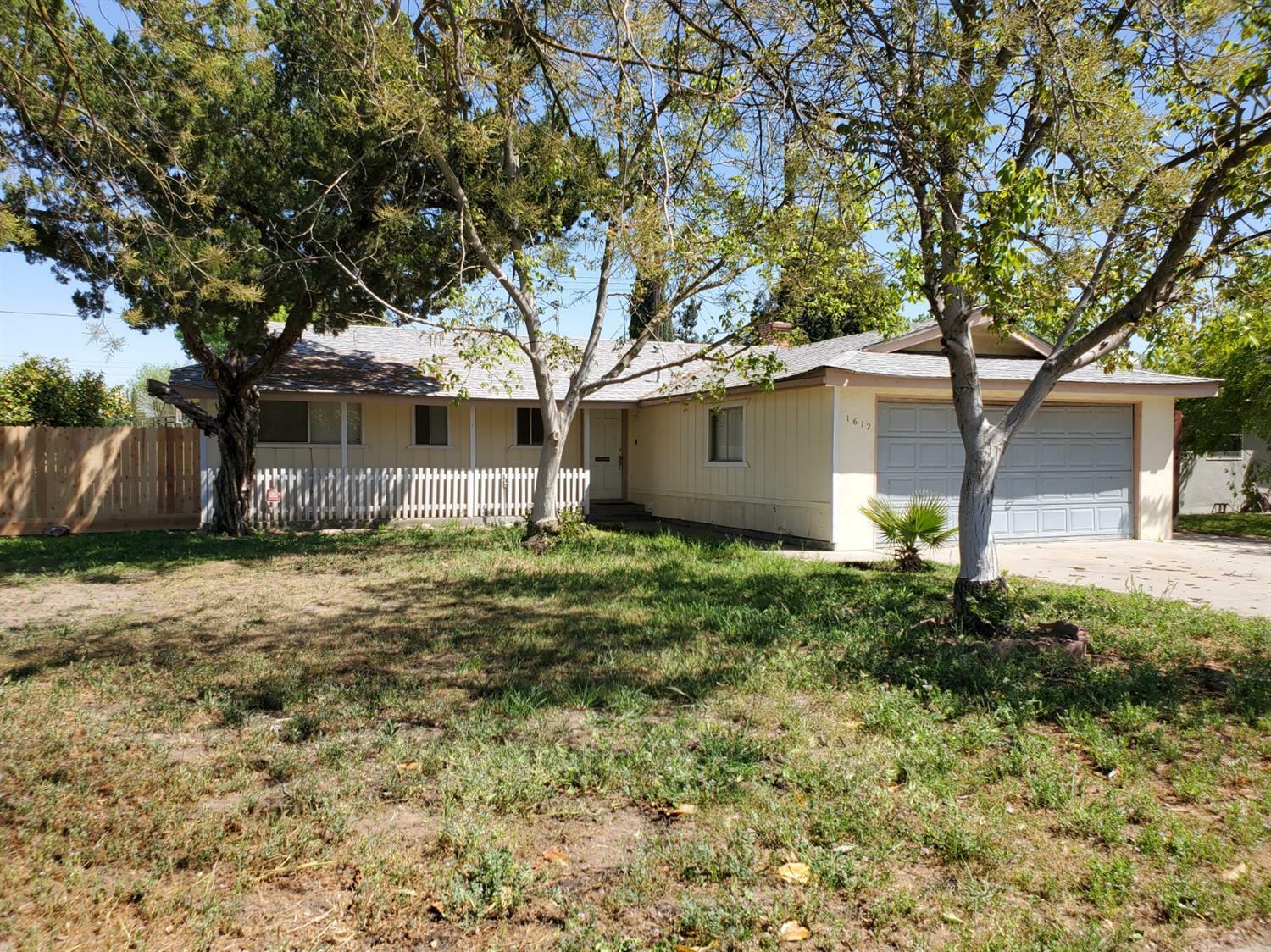 1612 S Michael Court  Visalia CA 93292 photo