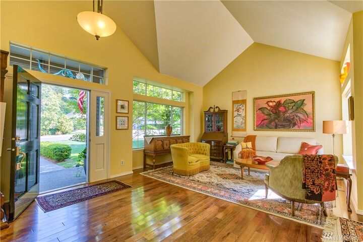 Property Photo:  724 41st Place  WA 98201 