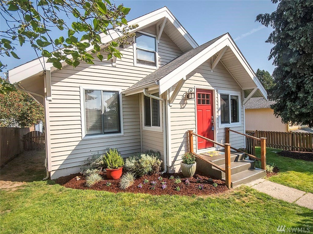 Property Photo:  640 NW 88th St  WA 98117 