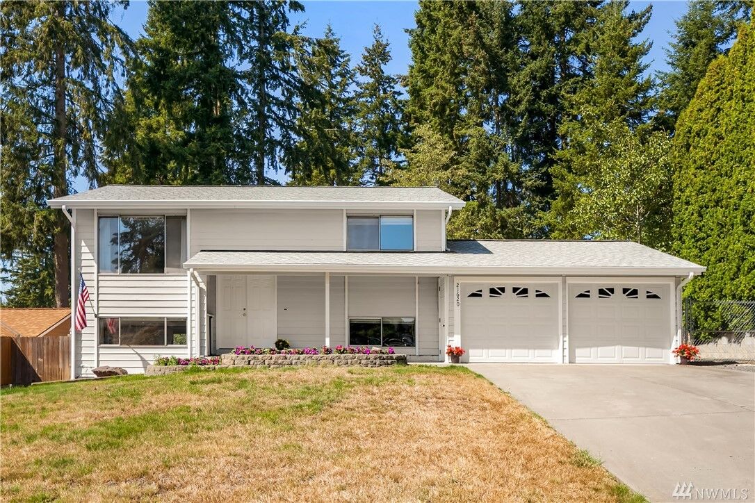 Property Photo: 21620 6th Ave W WA 98021
