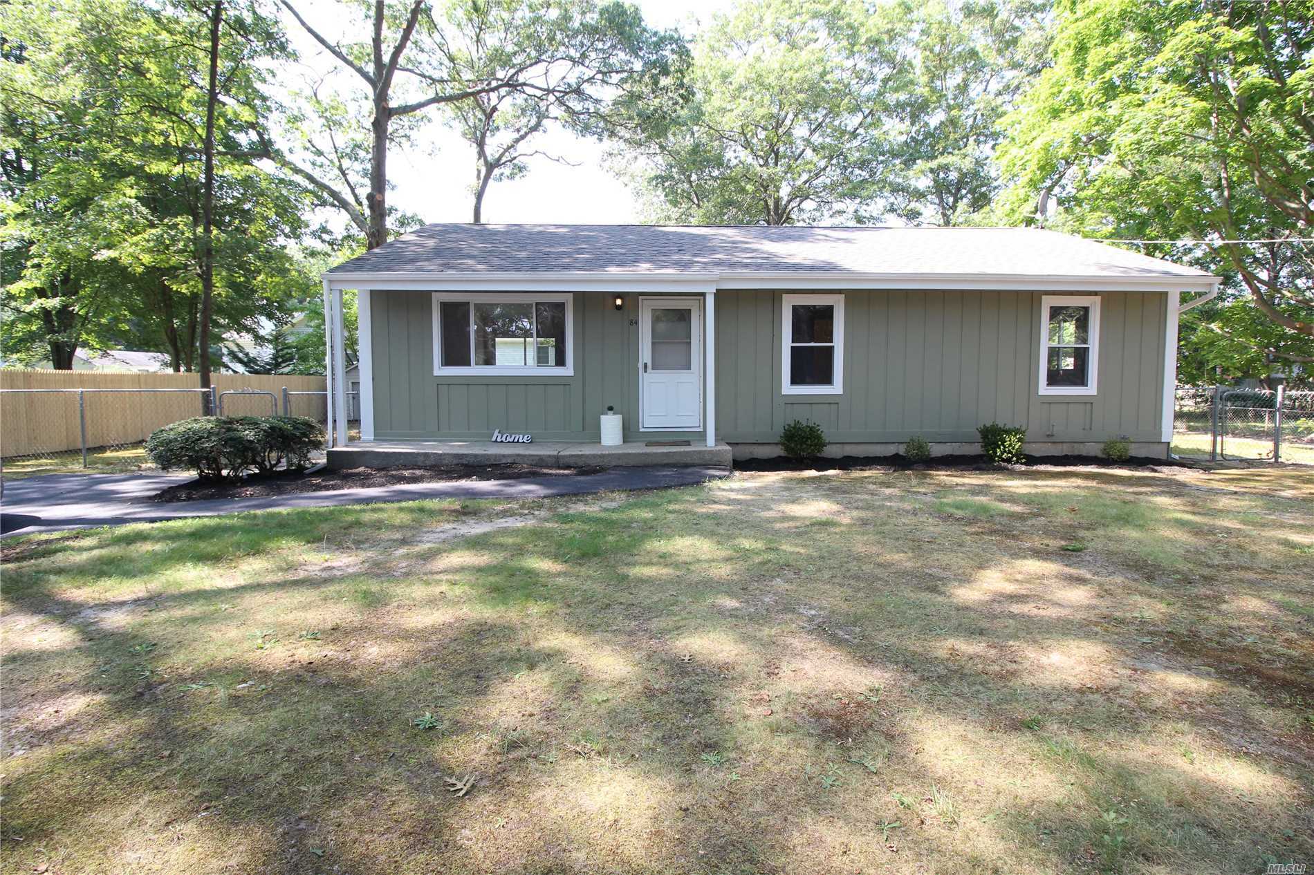 Property Photo:  84 Dana Avenue  NY 11950 