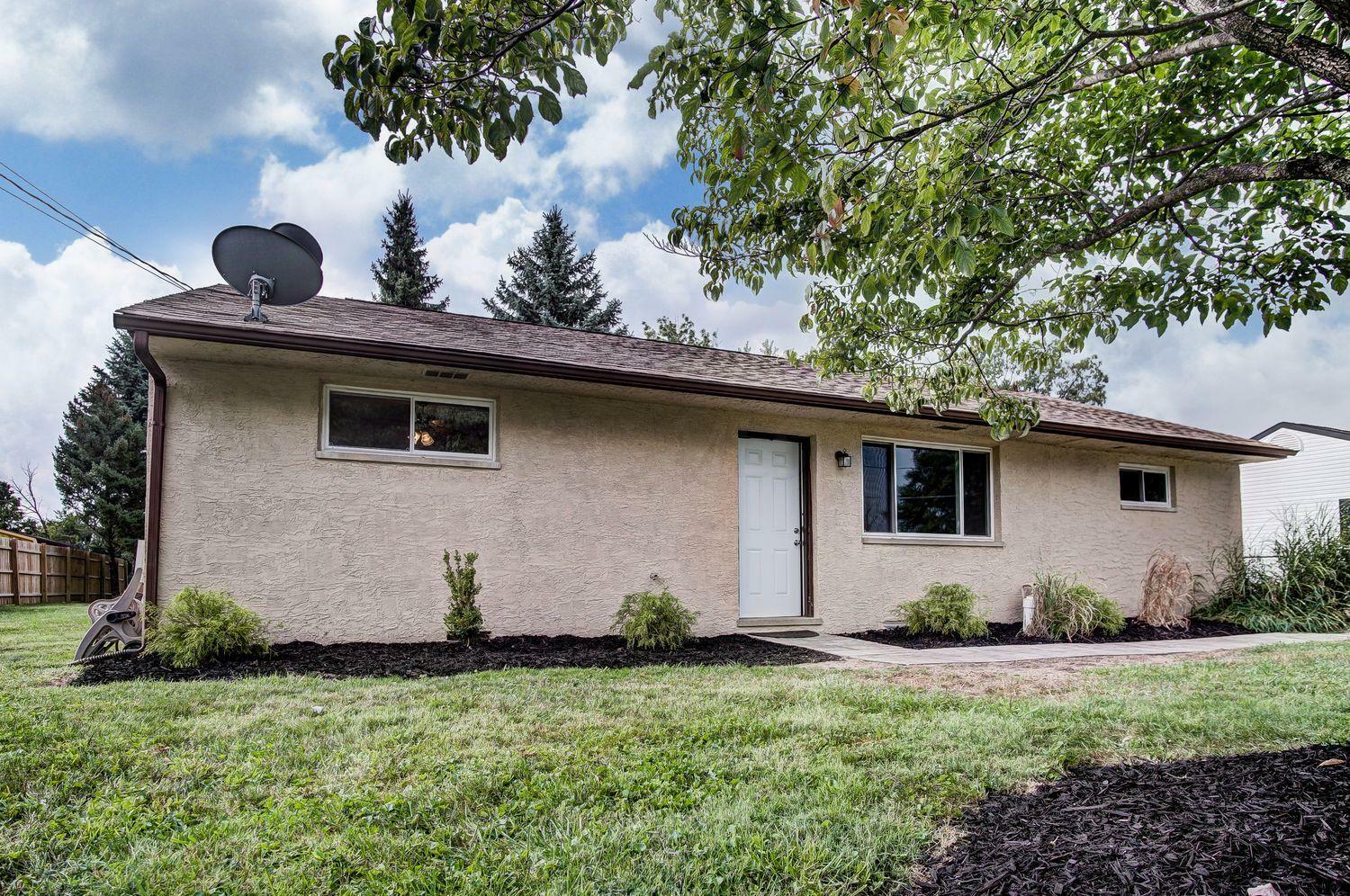 Property Photo: 1381 Greenleaf Road OH 43223