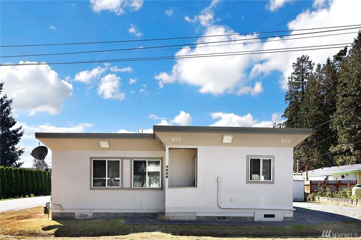 Property Photo: 4925 Henley St WA 98230