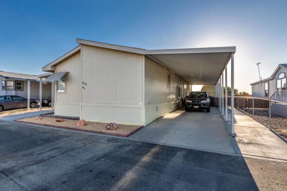 Property Photo: 1555 Allison Lane # 61 CA 93560