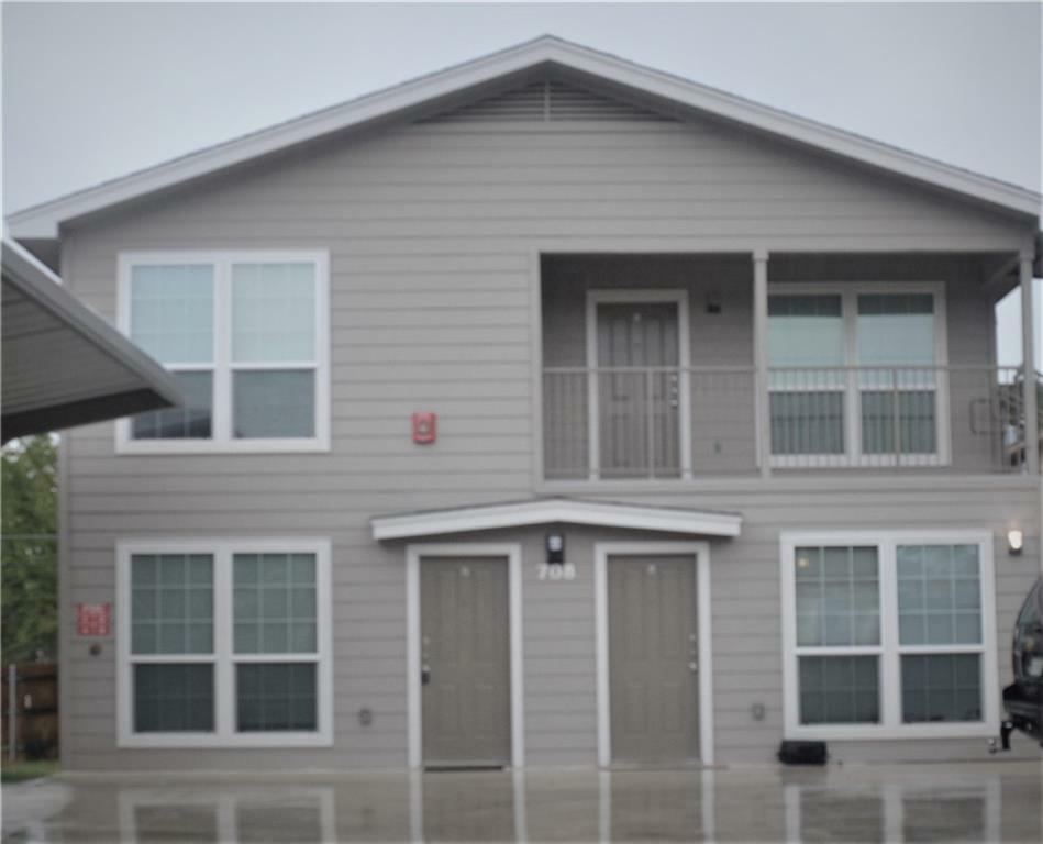 Property Photo: 708 W 6th Street A TX 76574