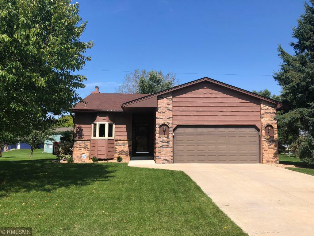 Property Photo:  265 Oakwood Drive  MN 55126 