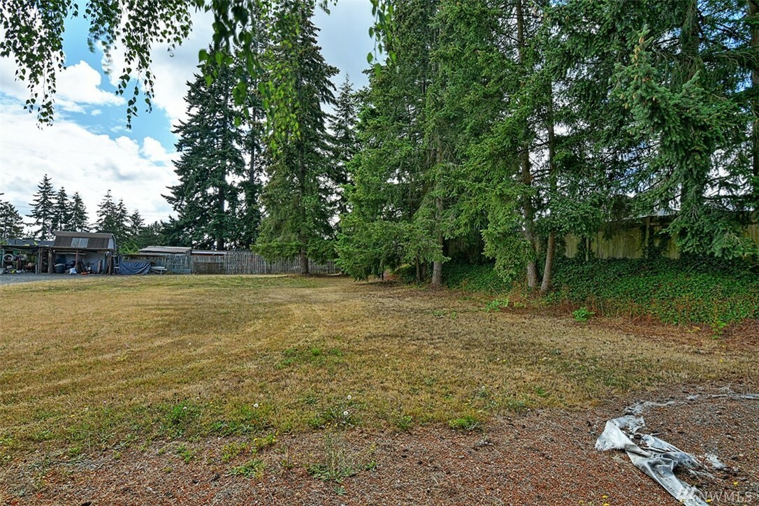 Property Photo:  1 Xxx 52nd Ave W  WA 98037 