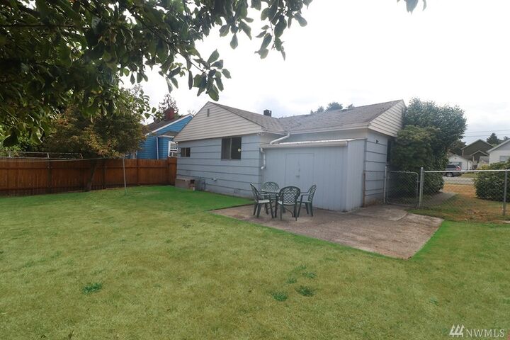 Property Photo: 8508 S 119th St WA 98178
