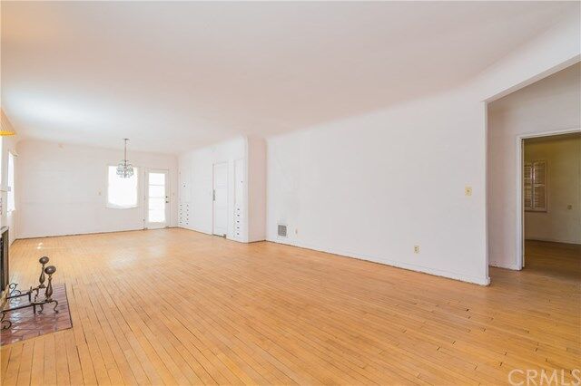 Property Photo:  405 W Kenoak Drive  CA 91723 