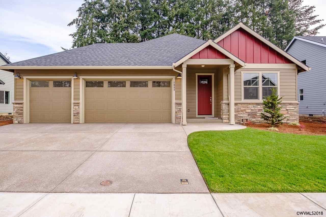 Property Photo: 2082 Deer Av OR 97383