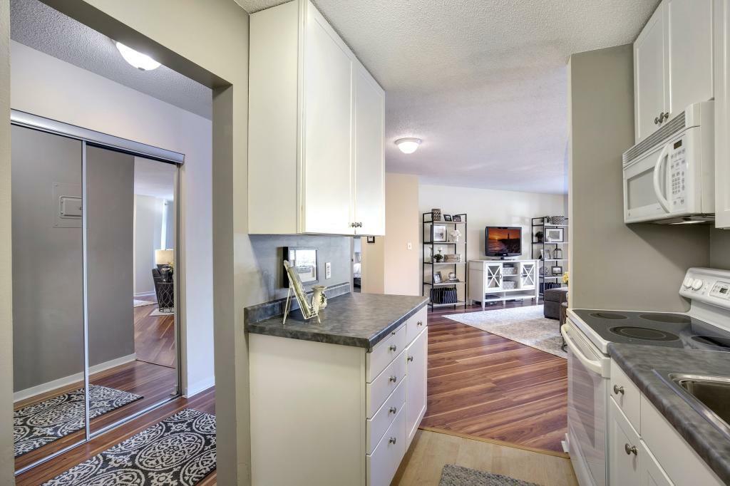 Property Photo:  3131 Excelsior Boulevard 306  MN 55416 