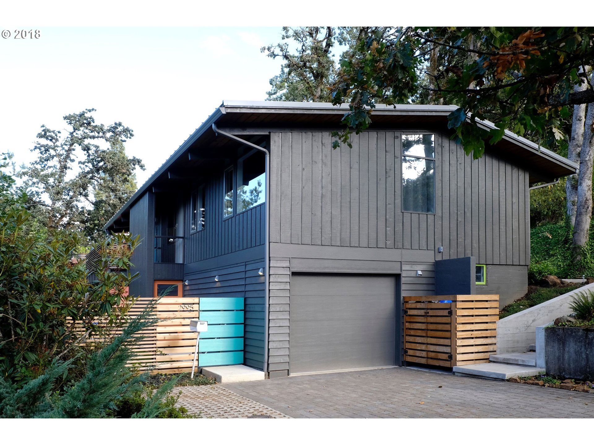 Property Photo:  2995 Charnelton St  OR 97405 