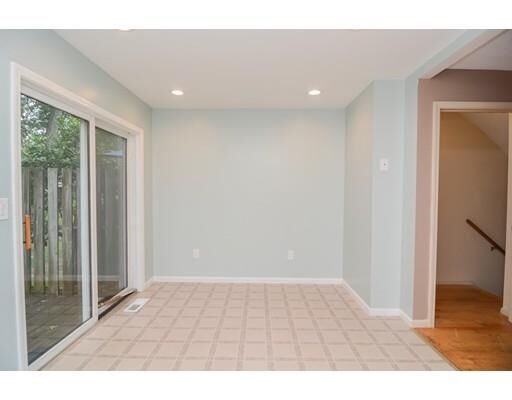 Property Photo: 105 Tennis Plaza Road 10 MA 01826