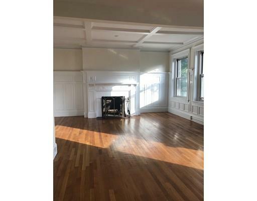 Property Photo: 31 Dwight St 4 MA 02446