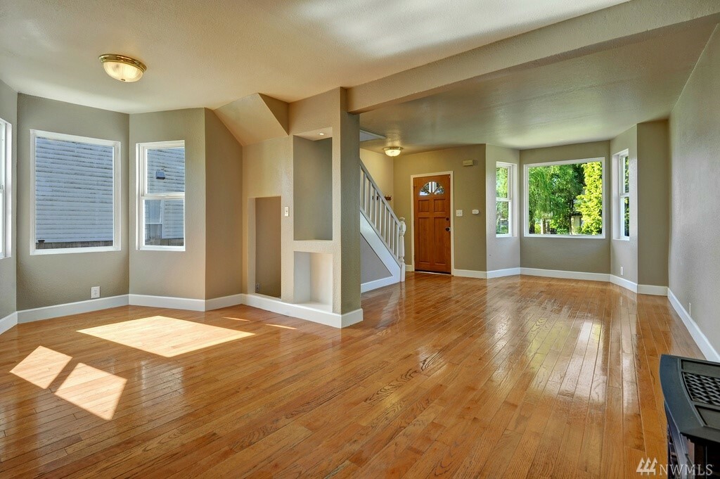 Property Photo:  1815 Lombard Ave  WA 98201 