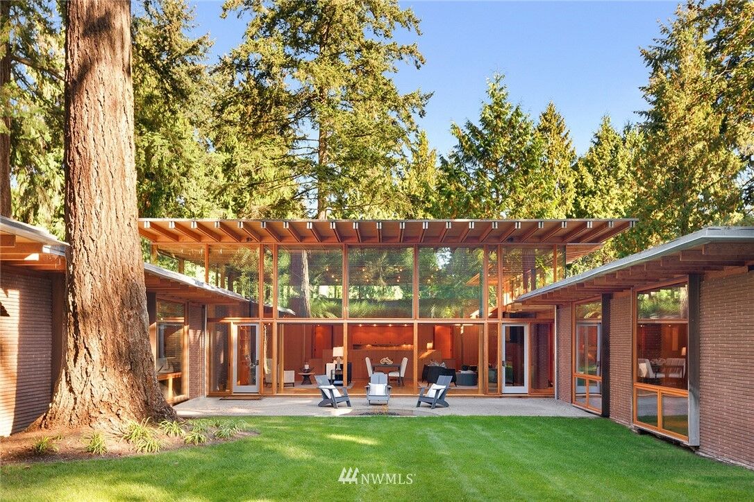 Property Photo: 2737 107th Avenue SE WA 98004