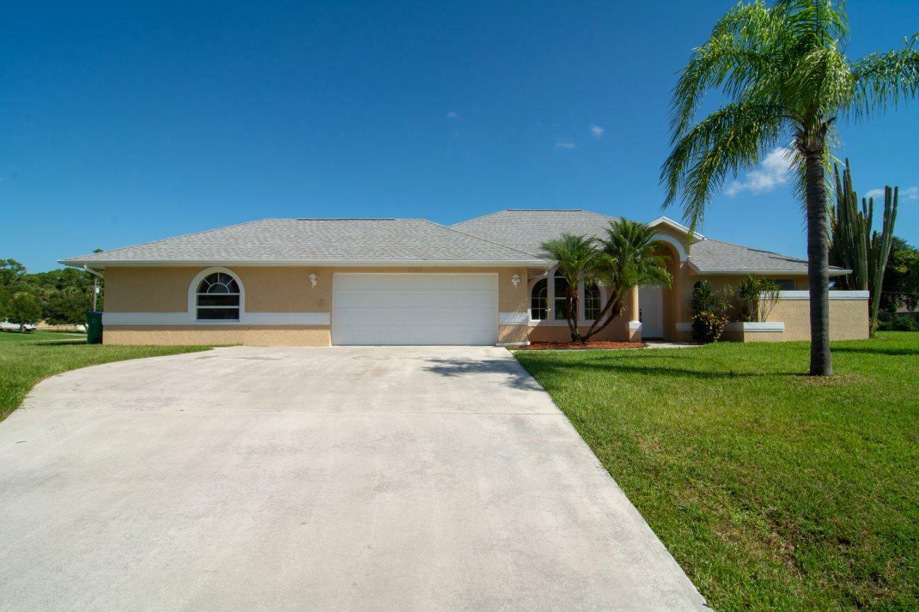 Property Photo:  2055 SW Aaron Lane  FL 34953 