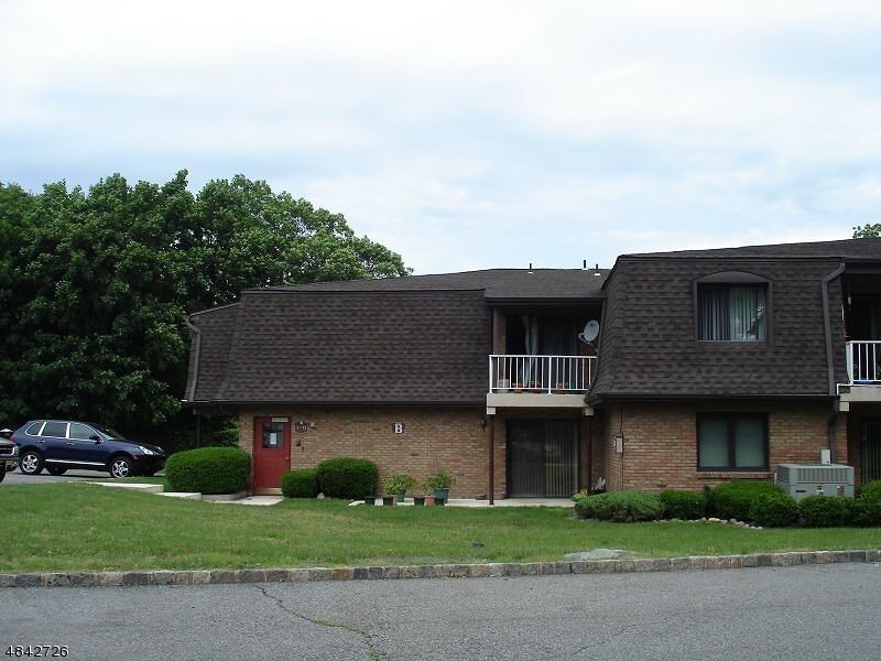 Property Photo: 221 Ringwood Ave-B7 NJ 07442