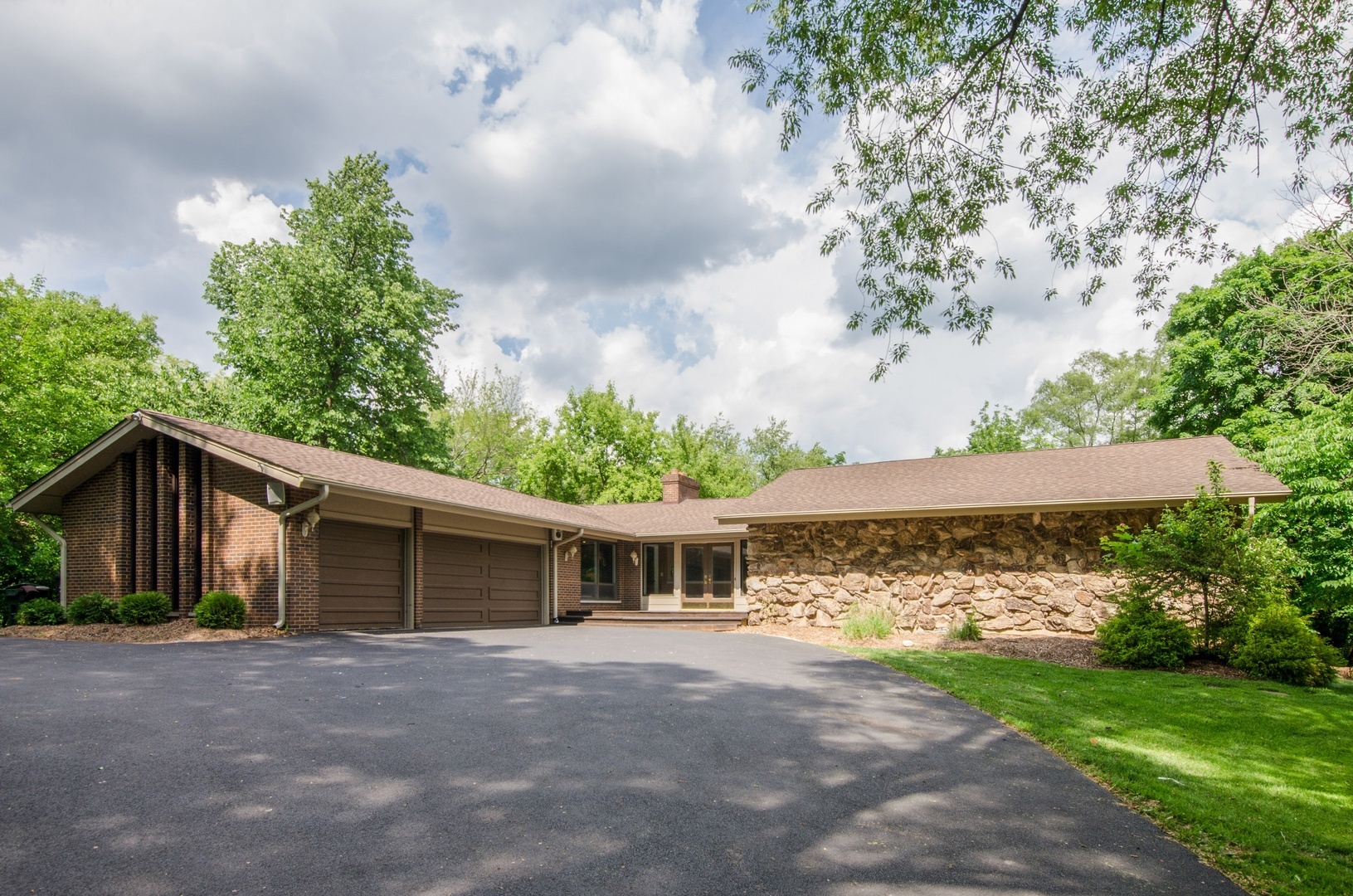 Property Photo:  53 Bluff Road  IL 60013 