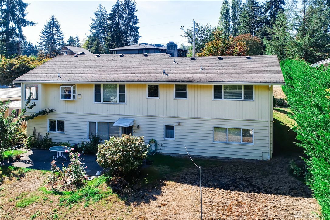 Property Photo:  2614 107th Ave NE  WA 98004 