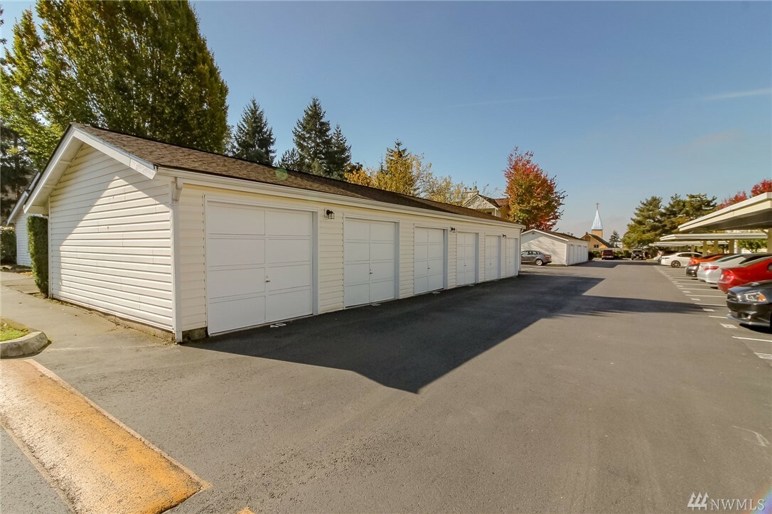 Property Photo:  11002 SE Petrovitsky Rd G101  WA 98055 