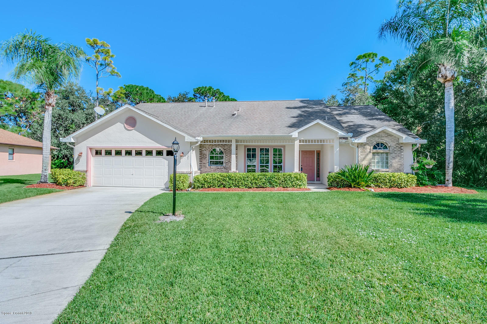 Property Photo:  1725 Williamsburg Way  FL 32934 