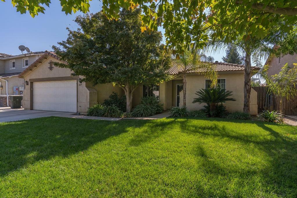 Property Photo: 4019 E Hillcrest Avenue CA 93292