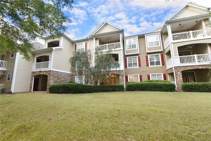 Property Photo: 315 Pembroke Circle 30004