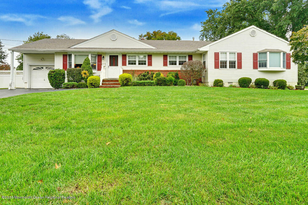 Property Photo:  123 Irwin Place  NJ 07748 
