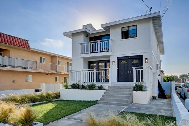 Property Photo:  111 S Lucia Avenue 1  CA 90277 