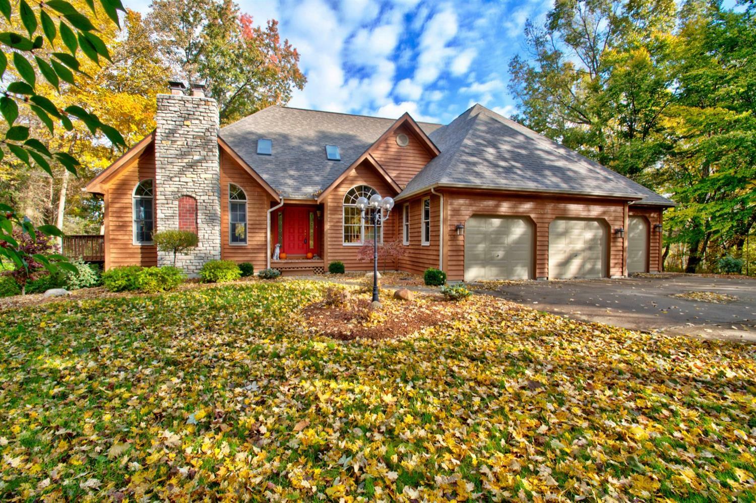 Property Photo: 3628 Oakland Farm Drive OH 45245